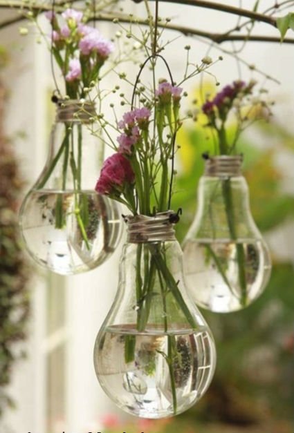 Decora con bombillas