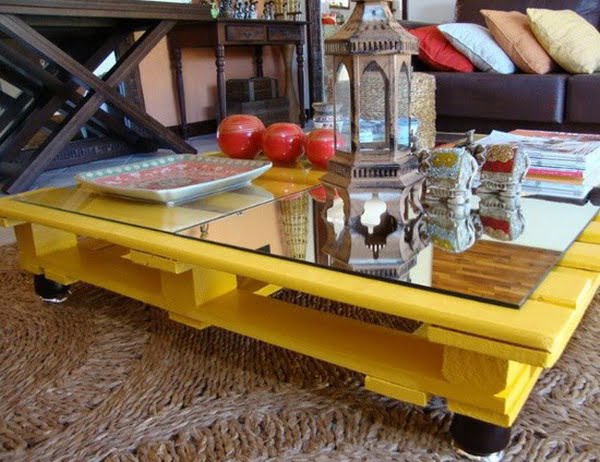 Mesa de centro hecha con palets de madera