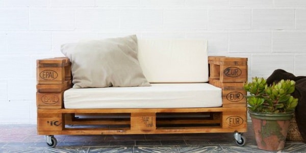 Sofá con palets de madera