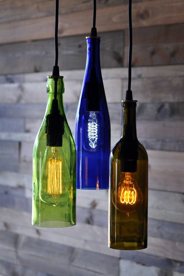 Originales lámparas con botellas de vidrio recicladas
