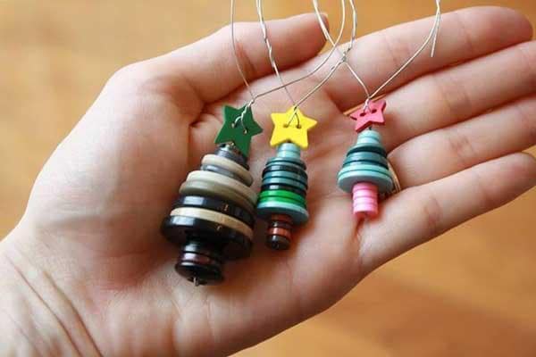 Adornos navideños con botones