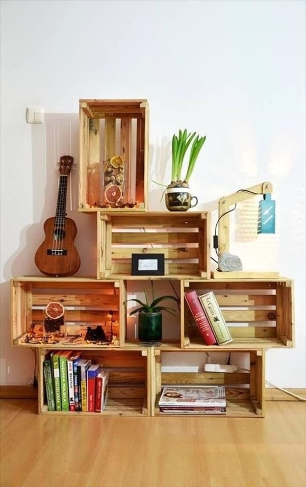 Muebles hechos con cajas de madera recicladas