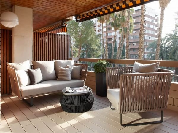 Terraza con toldo