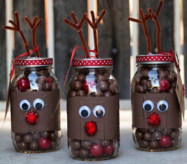 Dulces navideños en frascos de vidrio
