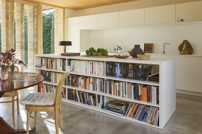Librerías en muebles bajos