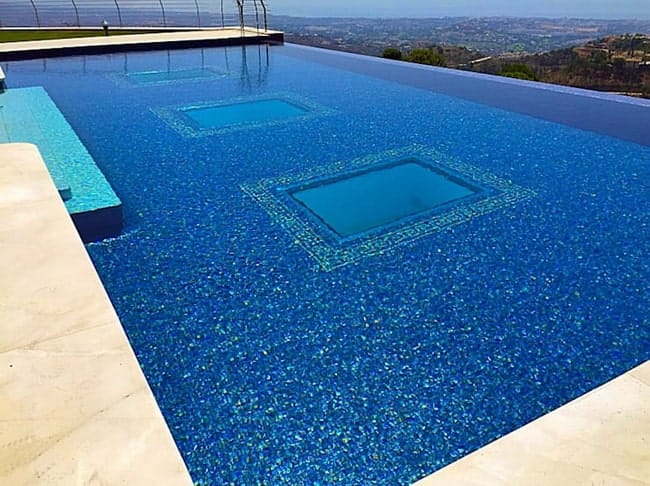 Piscinas desbordantes
