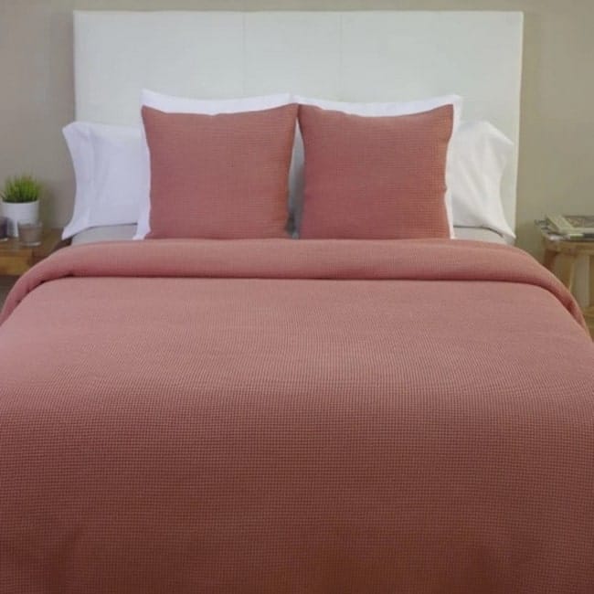 Colchas en color terracota